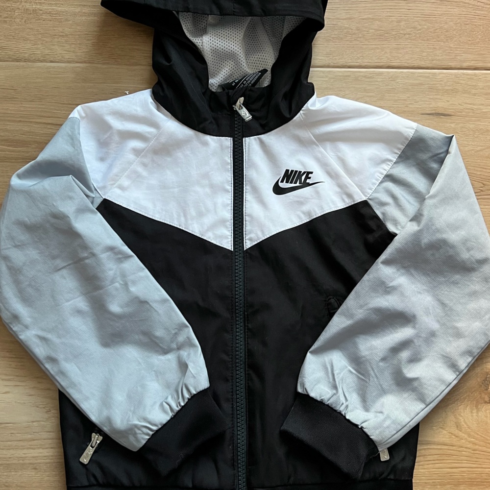Kids Nike Windbreaker - Picture 2 of 3